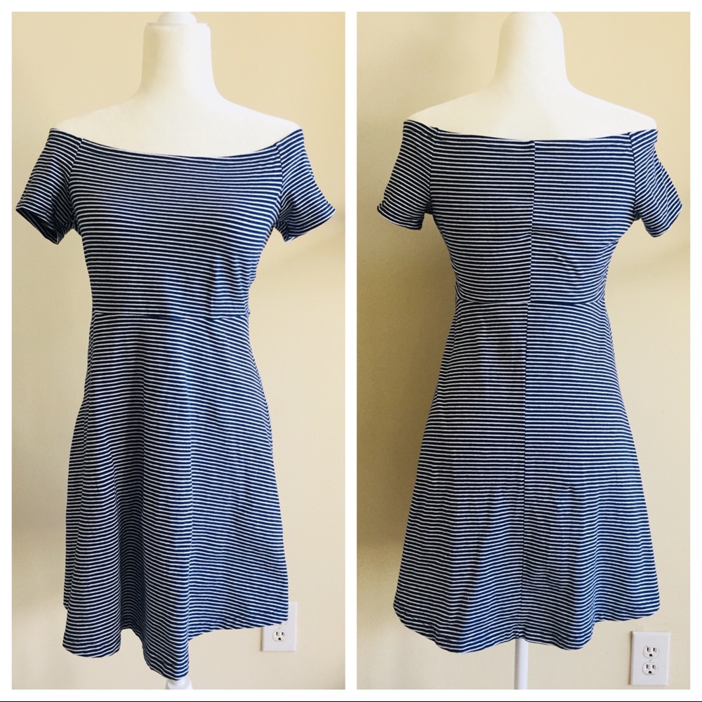 ❌❌SOLD❌❌ Off shoulder white and navy blue striped dress